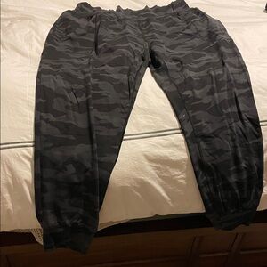Athleta Black Salutation Camouflage Jogger Pants